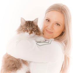 Foto da Estela Pazos - Médica Veterinária especializada em Medicina Felina