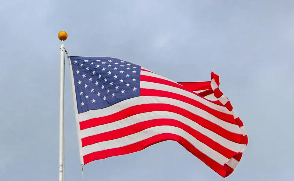 Bandera de Estados Unidos ondeando. Foto: Pexels/Element5 Digital